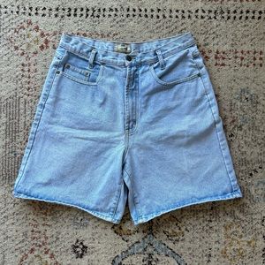 Vintage 90’s Light Wash Blue Denim Jorts Denim Shorts size 12 (31”)